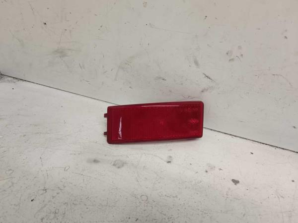 CATADIOPTRE ARRIERE GAUCHE FORD - Vue 1